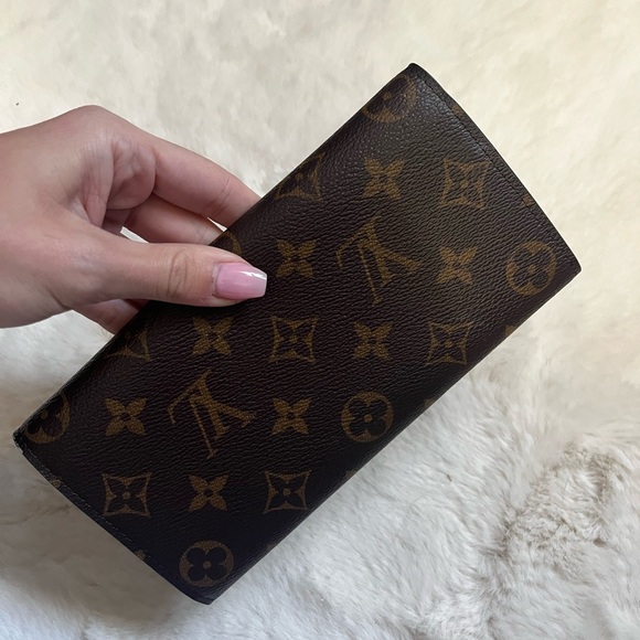 Louis Vuitton Monogram Wallet - Picture 6 of 6